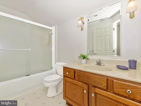 Bath - 7781 Coblentz Rd, Middletown, MD 21769 photo 8 of 8