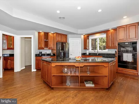 Kitchen - 7781 Coblentz Rd, Middletown, MD 21769 photo 2 of 5