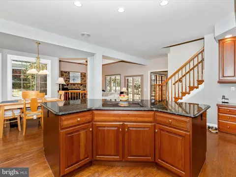 Kitchen - 7781 Coblentz Rd, Middletown, MD 21769 photo 4 of 5