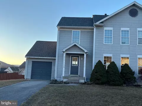 21 Robindale Dr, Emmitsburg, MD 21727