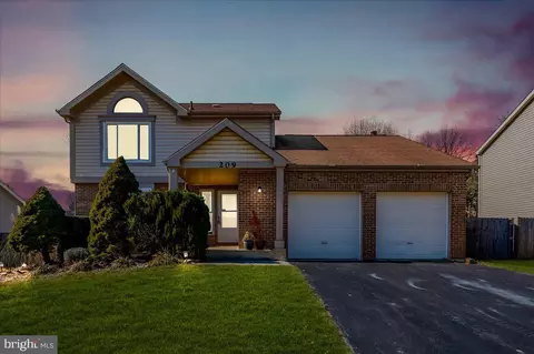 209 Diamond Dr, Walkersville, MD 21793