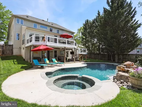 Exterior - 6852 Fielding Ct, Frederick, MD 21703 photo 10 of 15
