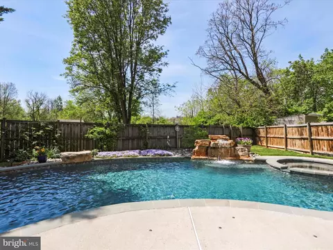 Exterior - 6852 Fielding Ct, Frederick, MD 21703 photo 8 of 15