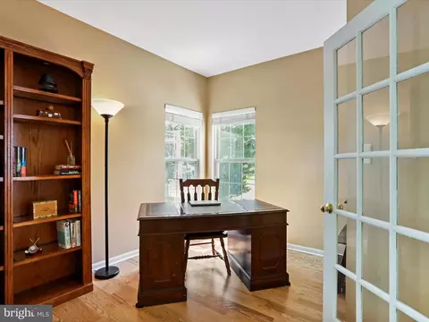 Entry Way - 6852 Fielding Ct, Frederick, MD 21703 photo 3 of 5