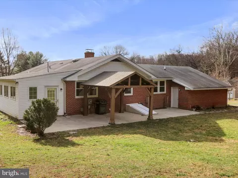Exterior - 7305 Parkview Dr, Frederick, MD 21702 photo 5 of 8