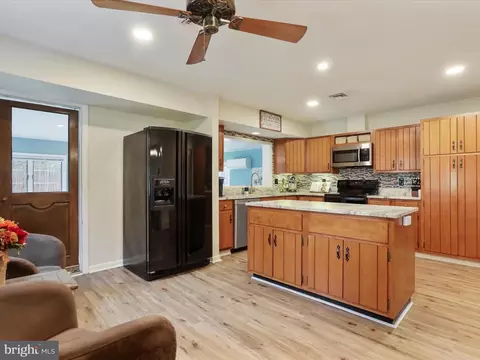 Kitchen - 7305 Parkview Dr, Frederick, MD 21702 photo 2 of 5