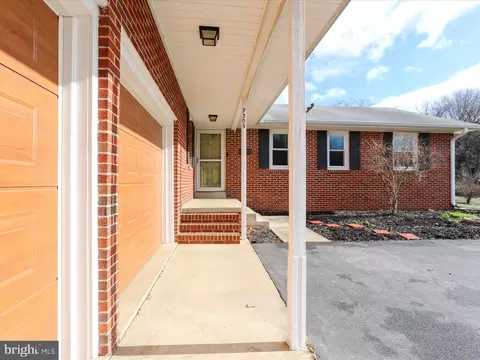 Exterior - 7305 Parkview Dr, Frederick, MD 21702 photo 3 of 8