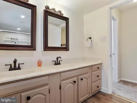 Bath - 7305 Parkview Dr, Frederick, MD 21702 photo 3 of 4