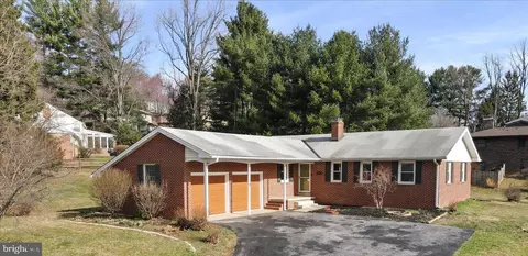 7305 Parkview Dr, Frederick, MD 21702