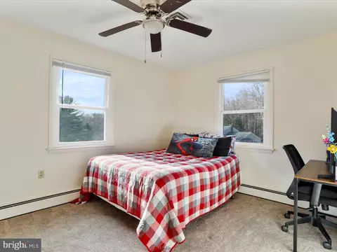 Bedroom - 7305 Parkview Dr, Frederick, MD 21702 photo 2 of 5