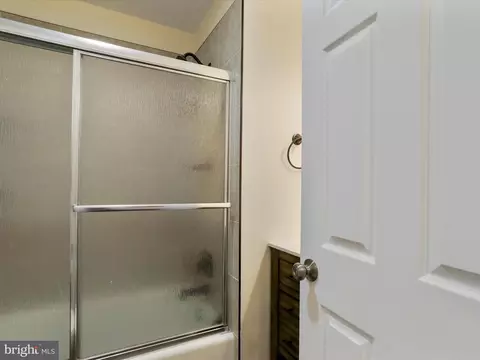 Bath - 7305 Parkview Dr, Frederick, MD 21702 photo 2 of 4