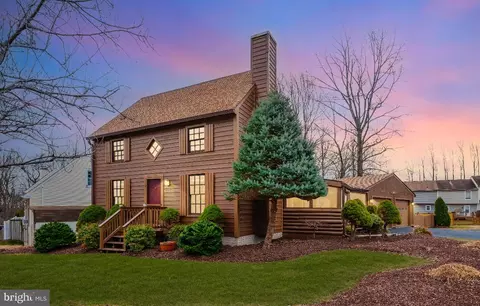 121 Rouzer Ln, Thurmont, MD 21788