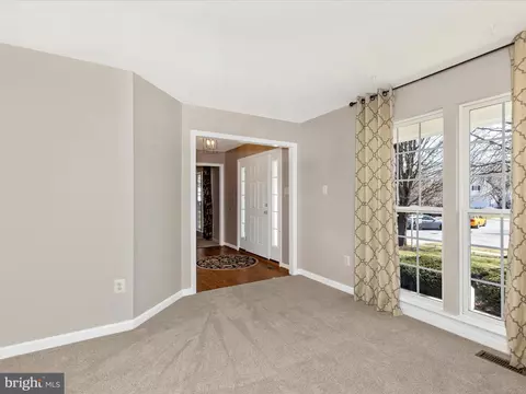 Entry Way - 5060 Croydon Ct, Frederick, MD 21703 photo 5 of 7