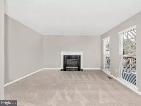 Living - 5060 Croydon Ct, Frederick, MD 21703 photo 2 of 9