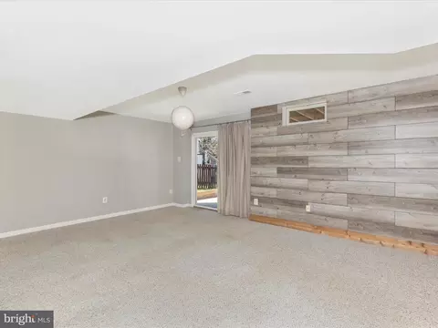 Living - 5060 Croydon Ct, Frederick, MD 21703 photo 8 of 9
