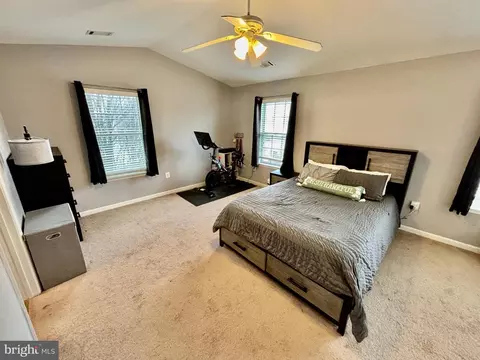 Bedroom - 160 Heathfield Dr, Frederick, MD 21702 photo 6 of 10
