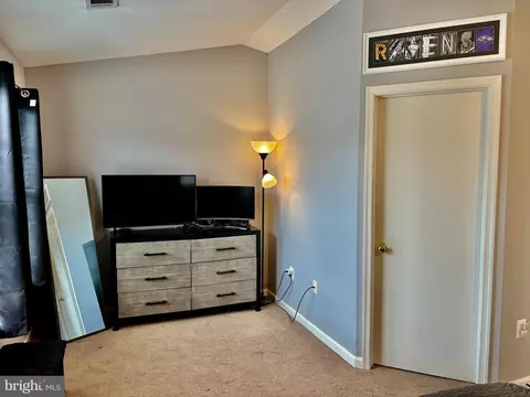 Bedroom - 160 Heathfield Dr, Frederick, MD 21702 photo 8 of 10
