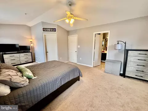 Bedroom - 160 Heathfield Dr, Frederick, MD 21702 photo 10 of 10