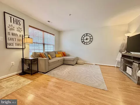 Living - 160 Heathfield Dr, Frederick, MD 21702 photo 2 of 3