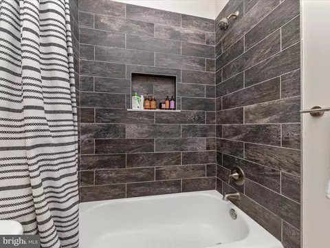 Bath - 3640 Islington St, Frederick, MD 21704 photo 6 of 6