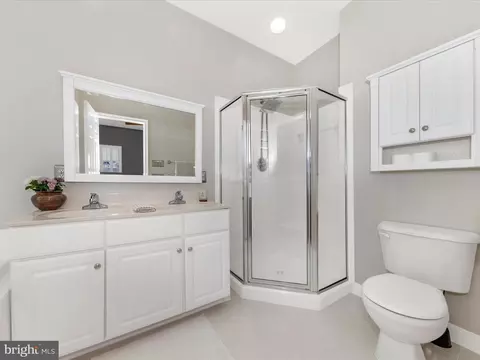 Bath - 3640 Islington St, Frederick, MD 21704 photo 3 of 6