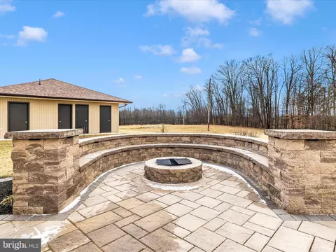 Exterior - 7501 B Mckaig Rd #B, Frederick, MD 21701 photo 11 of 14