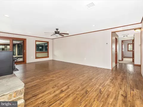 Living - 7501 B Mckaig Rd #B, Frederick, MD 21701 photo 7 of 10