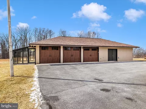 Exterior - 7501 B Mckaig Rd #B, Frederick, MD 21701 photo 7 of 14