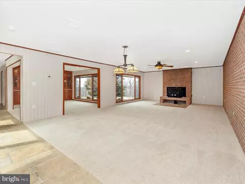 Living - 7501 B Mckaig Rd #B, Frederick, MD 21701 photo 2 of 10