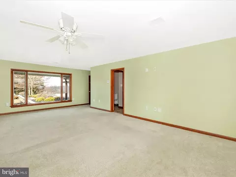 Living - 7501 B Mckaig Rd #B, Frederick, MD 21701 photo 8 of 10