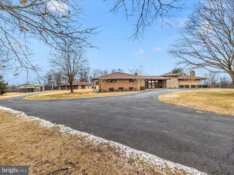 Exterior - 7501 B Mckaig Rd #B, Frederick, MD 21701 photo 6 of 14