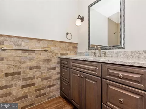 Bath - 7501 B Mckaig Rd #B, Frederick, MD 21701 photo 2 of 8