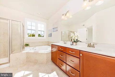 Bath - 9655 Bothwell Ln, Frederick, MD 21704 photo 1 of 3