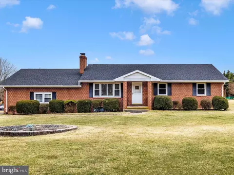 9484 Pocono Dr, Frederick, MD 21702