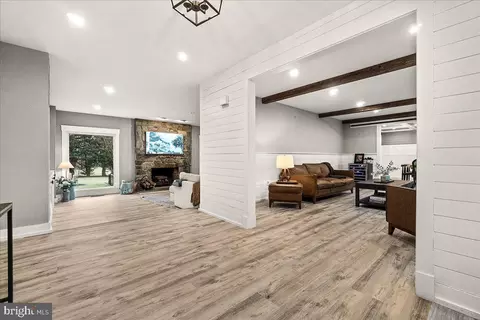 8433 Fingerboard Rd, Frederick, MD 21704 photo 5