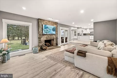 8433 Fingerboard Rd, Frederick, MD 21704 photo 15
