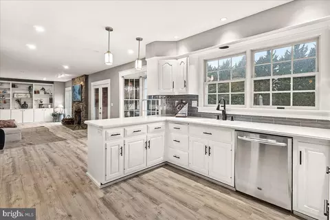 8433 Fingerboard Rd, Frederick, MD 21704 photo 10