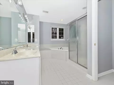 Bath - 6460 Saddlebrook Ln, Frederick, MD 21701 photo 2 of 6