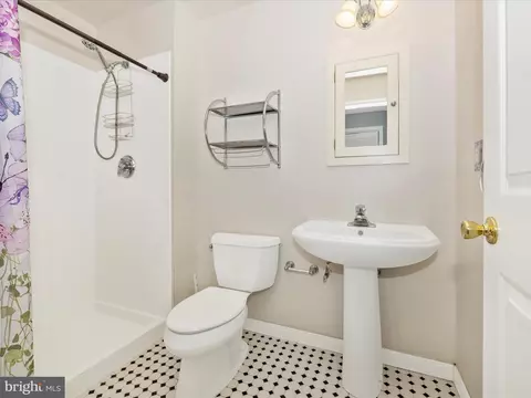 Bath - 6460 Saddlebrook Ln, Frederick, MD 21701 photo 6 of 6