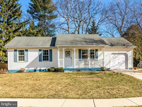 216 Lake Coventry Dr, Frederick, MD 21702 photo 2