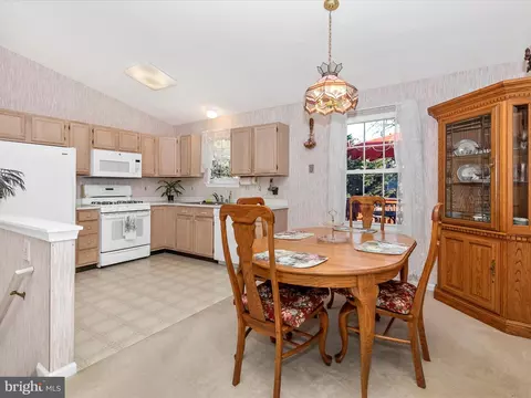 216 Lake Coventry Dr, Frederick, MD 21702 photo 11