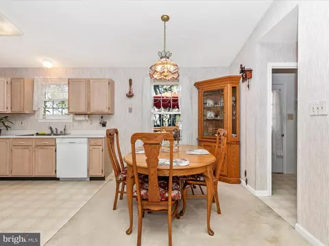 216 Lake Coventry Dr, Frederick, MD 21702 photo 10