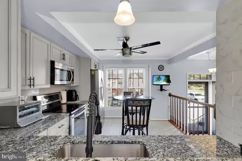 8247 Waterside Ct, Frederick, MD 21701 photo 4