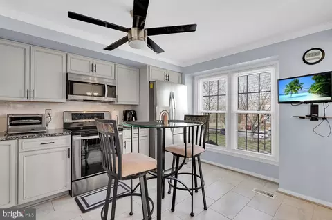 8247 Waterside Ct, Frederick, MD 21701 photo 5