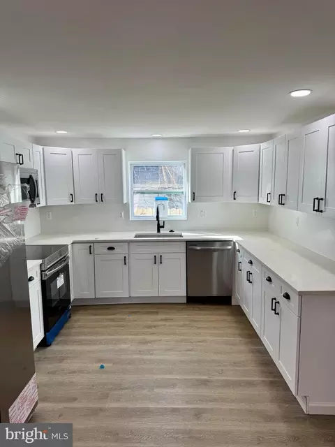 114 E K St, Brunswick, MD 21716
