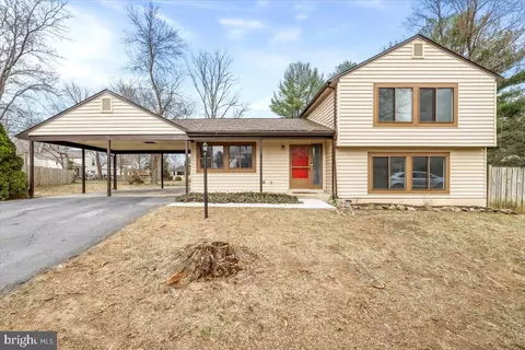 8403 Curiosity Ct, Walkersville, MD 21793