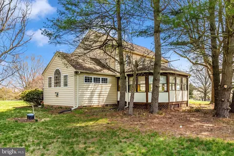 Exterior - 2801 Grandview Dr, Middletown, MD 21769 photo 4 of 16