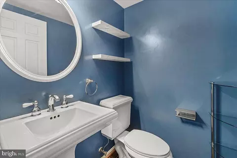 Bath - 2801 Grandview Dr, Middletown, MD 21769 photo 1 of 1
