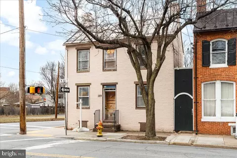 Exterior - 129 W 5th St, Frederick, MD 21701 photo 7 of 10