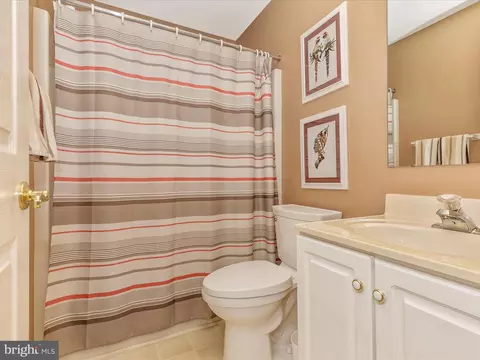 Bath - 2025 Chapel Ct, Frederick, MD 21702 photo 4 of 4